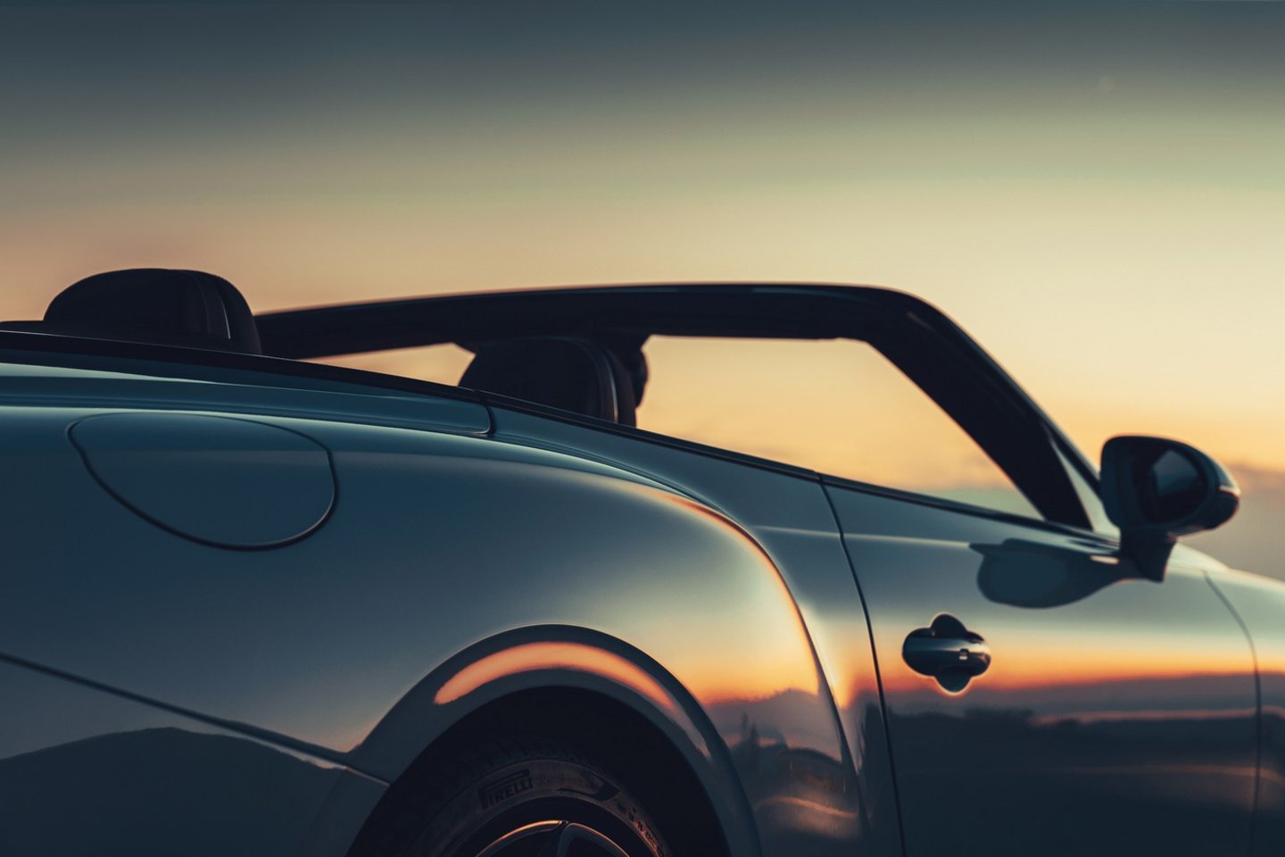 2019 metais rinkoje pasirodysiantis „Bentley Continental GT“ kabrioletas – jau trečios kartos modelis.<br> Gamintojo nuotr.