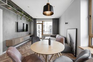 Žavų 54 kv. metrų poros butą Vilniuje dizainerė apibarstė saldumynais