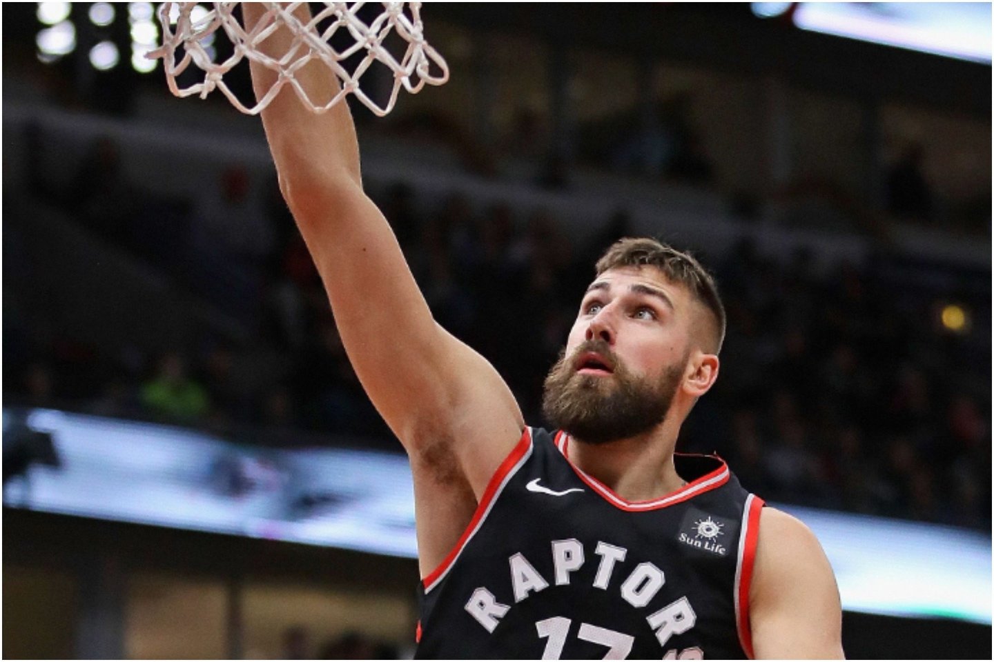Jonas Valančiūnas naudingu žaidimu prisidėjo prie pergalės prieš čempionus.