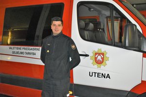 Kai kurie vandens telkiniai jau užšalę: ugniagesiai pataria nepamiršti atsargumo