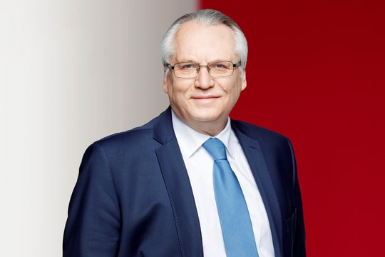 Mečys Laurinkus. Tikroji istorija rutuliojasi kariniuose štabuose