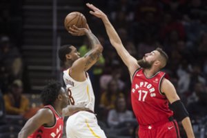 Itin blankiai žaidęs J. Valančiūnas dar ir bambėdamas užsidirbo techninę pražangą