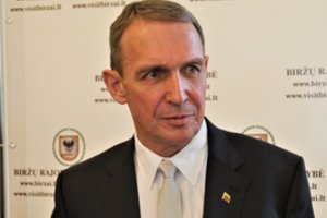 A. Juozaitis tiki, kad demografines žaizdas galima išspręsti „apkarpant sparnus Vilniui“