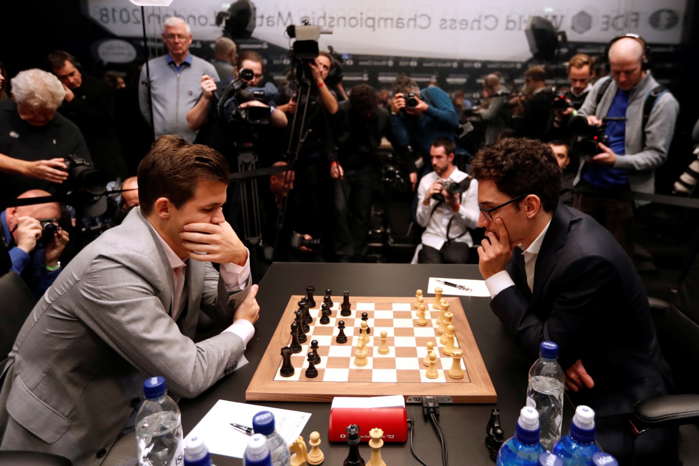 Šachmatų drama baigėsi M.Carlseno pergale.<br> Reuters/Scanpix nuotr.