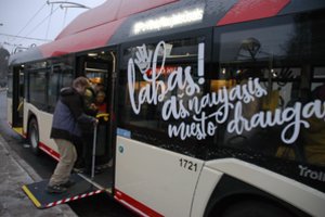 Žmonės su negalia: naujieji sostinės troleibusai pažeidžia mūsų teisę laisvai judėti