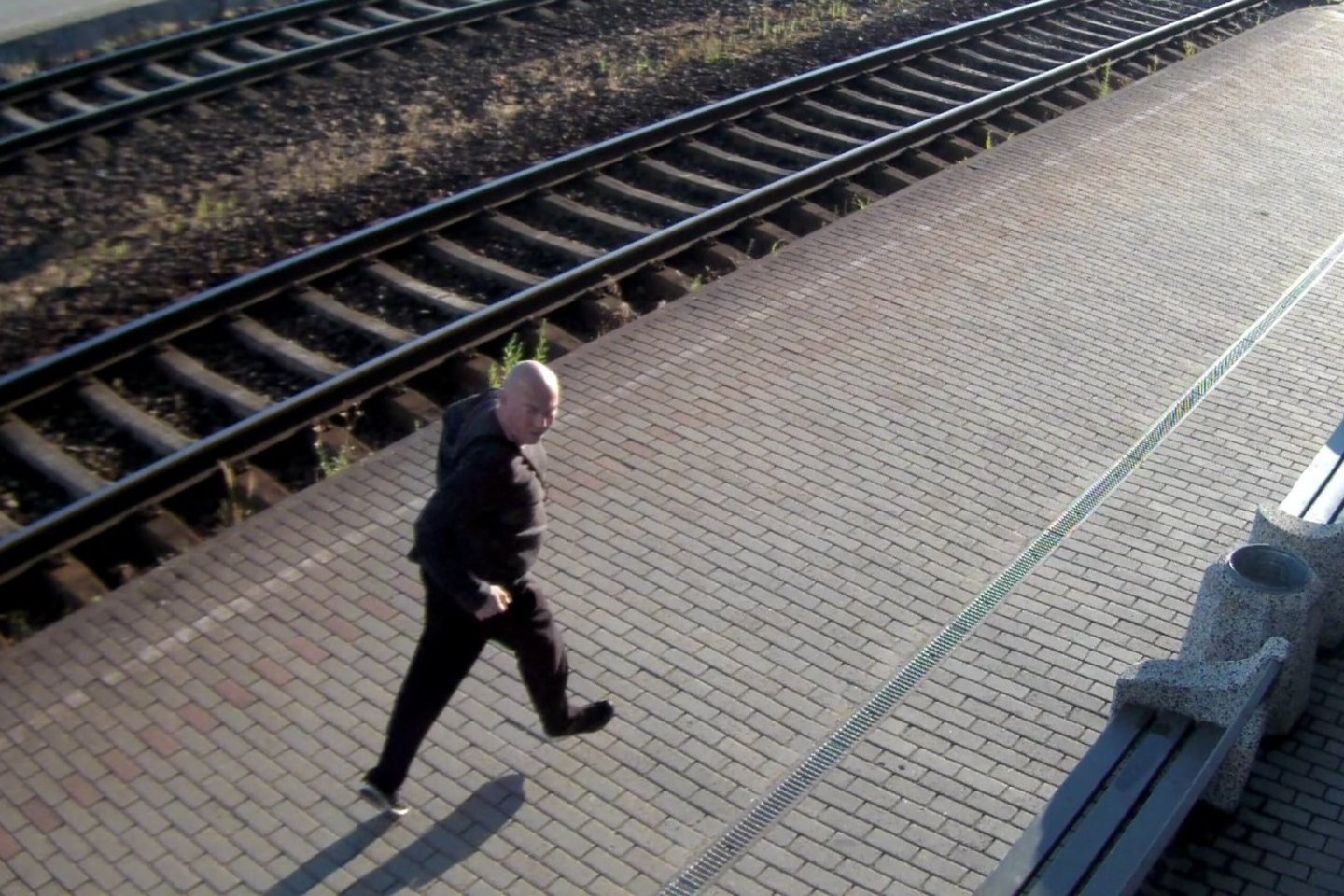 Šiaulių policija prašo pagalbos atpažįstant įtariamąjį.