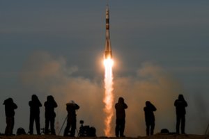 Pirmasis po raketos avarijos paleistas Rusijos erdvėlaivis „Sojuz“ sėkmingai pakilo