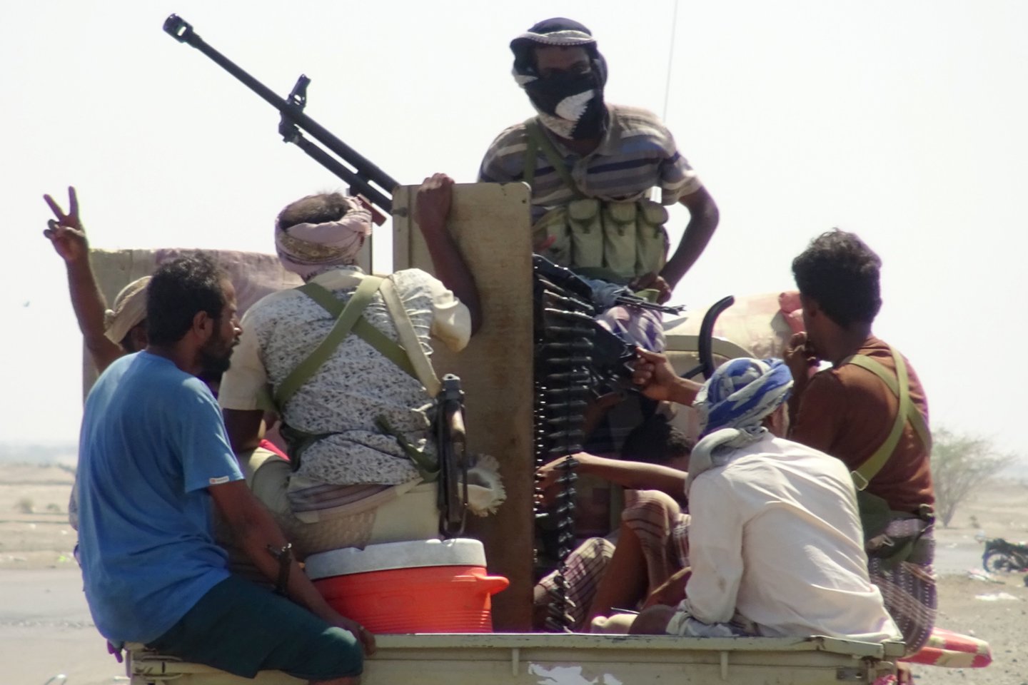  Rijado remiama Jemeno vyriausybė ir sukilėliai husiai sutiko prieš numatomas taikos derybos Švedijoje apsikeisti šimtais belaisvių, antradienį informavo naujienų agentūros AFP šaltiniai.<br> AFP/Scanpix nuotr.