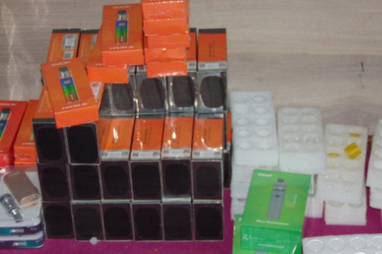 Telšių policija nutraukė nelegalią elektroninių cigarečių prekybą