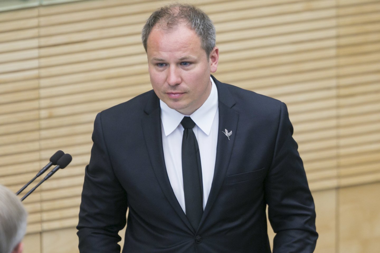 Žemės ūkio ministras Giedrius Surplys tikino, kad legaliai gaminti naminę degtinę galėtų labai nedaug ūkininkų.