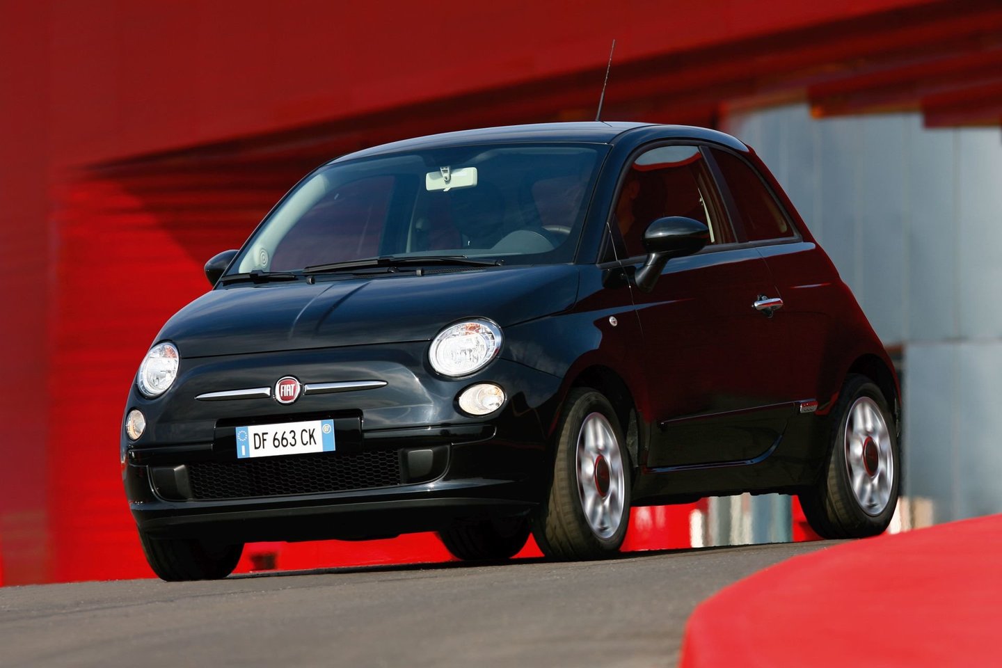  „Fiat 500“ (2007 m.).<br> Gamintojo nuotr.
