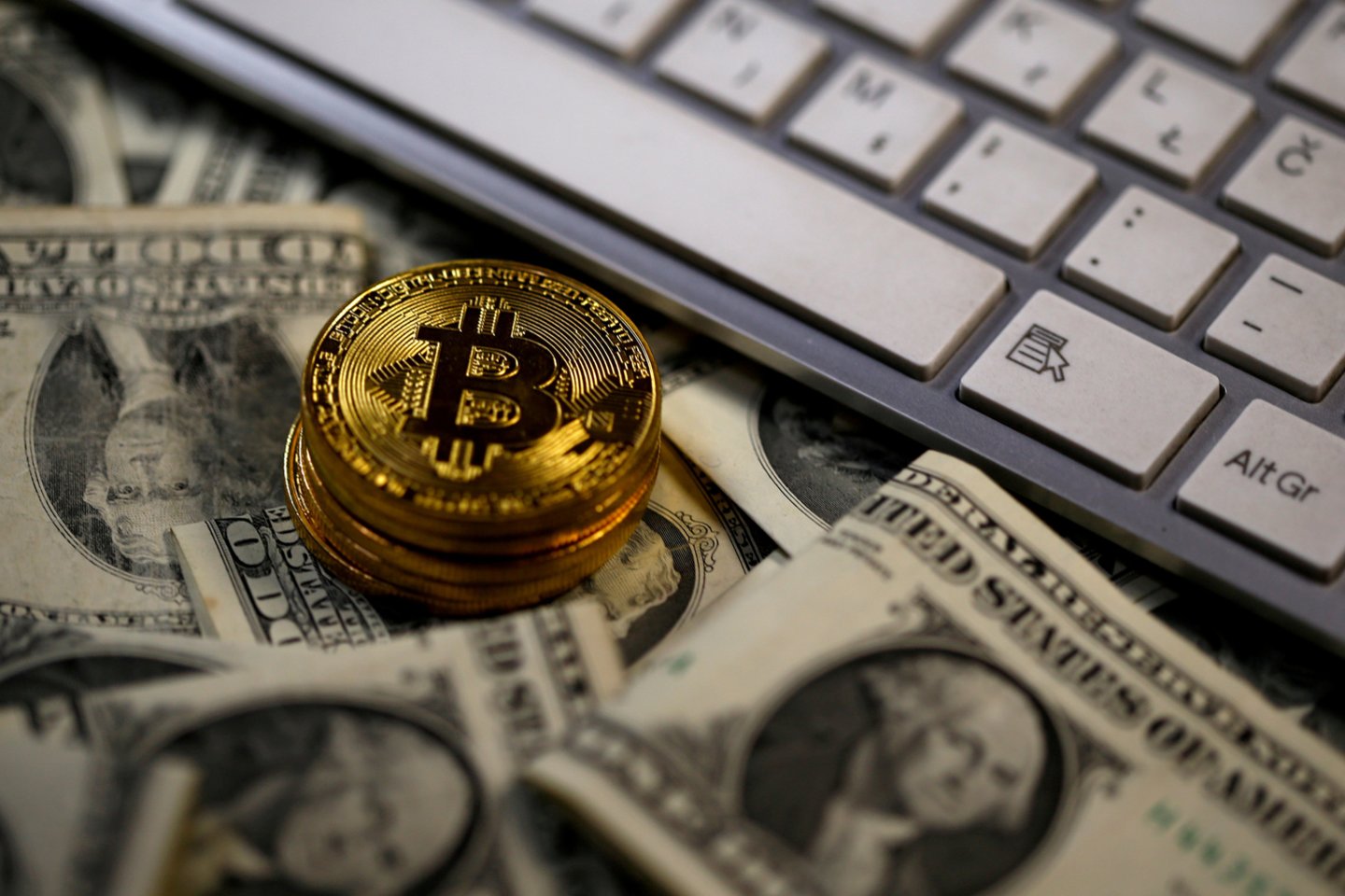 Kripto investicijų apžvalga, bitkoinas kasimas - Cabde