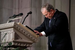 Pasaulio lyderiai susirinko į JAV eksprezidento George'o H. W. Busho laidotuvių pamaldas