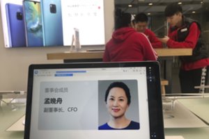 Kanadoje sulaikyta Kinijos telekomunikacijų įmonės „Huawei“ finansų vadovė