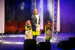 Kalėdiniame „Tele Bim-Bam“ ture – šventinės nuotaikos ir pokalbiai su gerbėjais