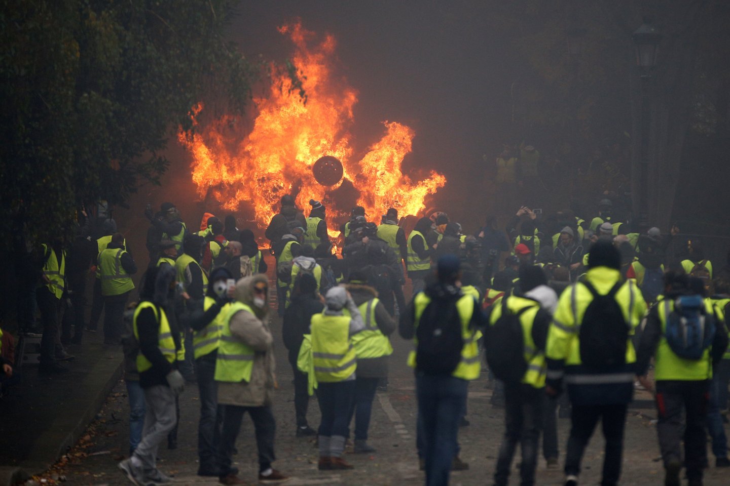 Vadinamieji geltonųjų liemenių protestai Prancūzijoje.<br>AFP/Scanpix nuotr.