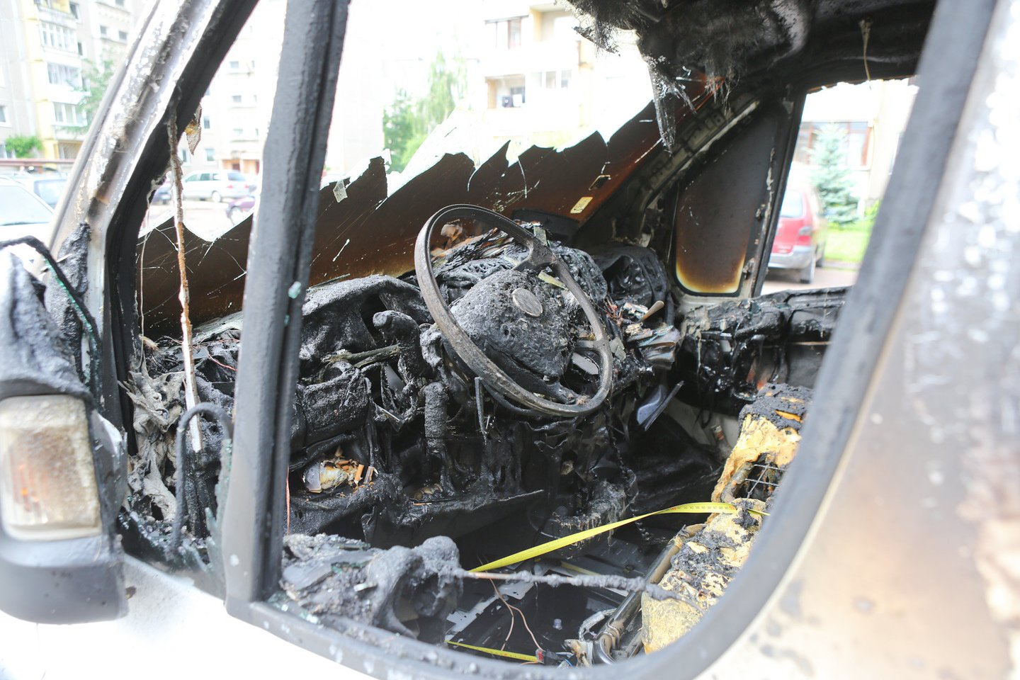 Kaune sudegintas 11-metis „VW Passat“.<br>G.Bitvinsko asociatyvi nuotr.