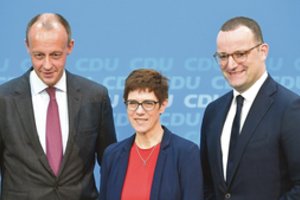 Vokietijos krikščionys demokratai renka ilgametės lyderės įpėdinį