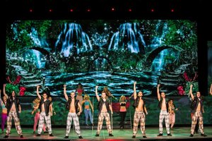 Michaelo Flatley trupė grįžta į Lietuvą su nauju šokio spektakliu