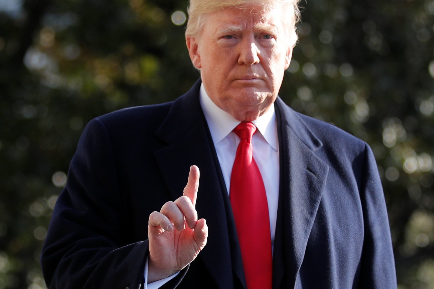 JAV prezidentas Donaldas Trumpas penktadienį paskelbė paskirsiantis šalies naujuoju generaliniu prokuroru Williamą Barrą, ėjusį šias pareigas prezidento George'o H. W. Busho administracijoje.