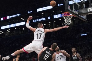 Sužvėrėjęs J. Valančiūnas dominavo rungtynėse, tačiau ištempti „Raptors“ nepavyko