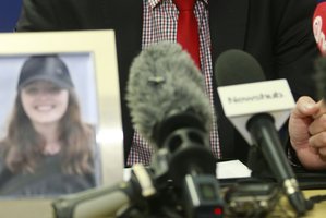 Naujojoje Zelandijoje dingusi britė turistė veikiausiai yra nužudyta, įtariamasis sulaikytas