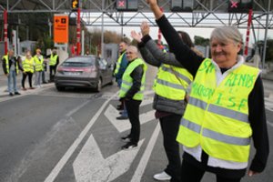 Šimtai žmonių dalyvavo „geltonųjų liemenių“ protestuose Belgijoje ir Nyderlanduose