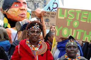 Aktyvistai susirinko į klimato eitynes Lenkijoje