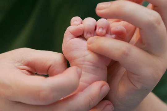 Medikų rankose – verdančiu vandeniu apsiplikęs mažylis