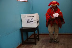 Peru rinkėjai per referendumą pasisakė už griežtesnę kovą su korupcija