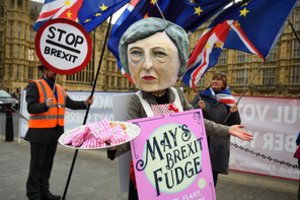 „Brexit“ ateitis kybo ant plauko: scenarijų daugybė, o baigtis neaiški