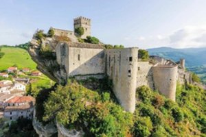 Tai ne pokštas: lietuvių pamėgtoje šalyje pilies nuoma parai – 100 eurų