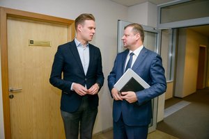 S. Skvernelis tvirtina, kad kreipimesi į žvalgybą nėra žodžio „konservatoriai“