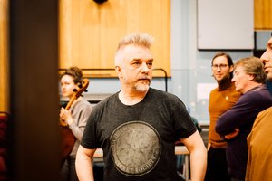 Pirmieji kadrai: A. Mamontovas pradėjo įrašus legendinėje Londono studijoje