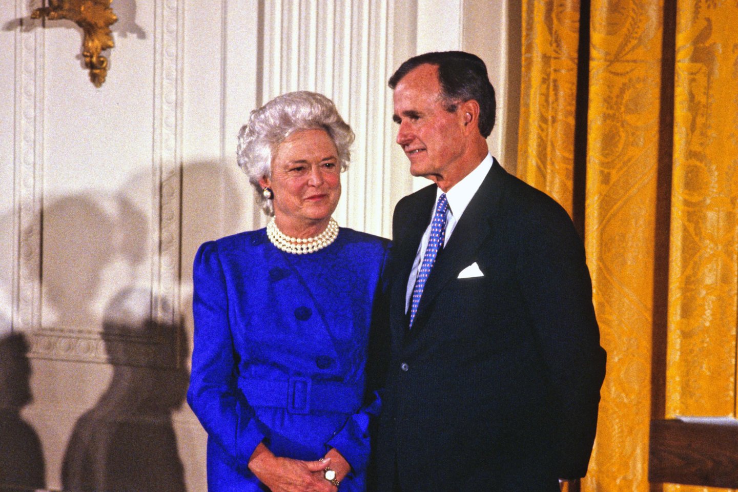 Buvęs JAV prezidentas George'as H. W. Bushas ir jo žmona Barbara Bush.