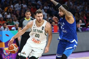 Donatas Motiejūnas turi problemų – mačo nebaigė dėl gautos traumos