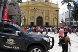 Brazilijos katedroje užpuolikas nušovė keturis žmones, po to nusižudė