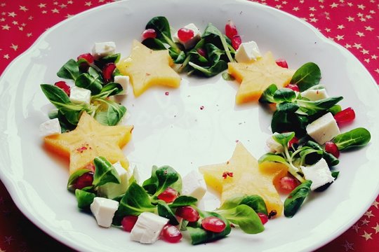 Salotų vainikas taps tikra švenčių stalo puošmena