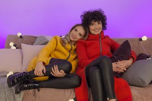 Pamatykite: J. Miliauskaitė ir „Vyšnių“ narė pristato šiltą kalėdinę dainą ir klipą