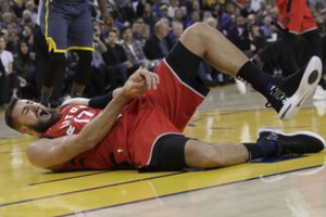 Įspūdingą „Raptors“ dūrį čempionams apkartino skausminga J. Valančiūno trauma