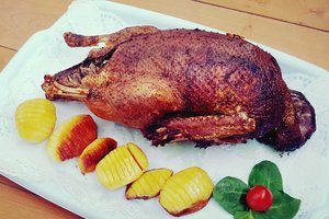 Kalėdoms – antis su raugintais kopūstais. Receptas, patikęs visai šeimai 