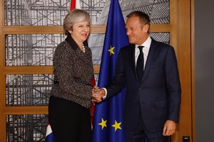 D. Tuskas ir Th. May susitiks paskutinės minutės derybų prieš ES viršūnių susitikimą