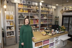 Kėdainietė sukūrė unikalų produktą iš agurkų: dabar juo prekiauja nuosavoje parduotuvėje