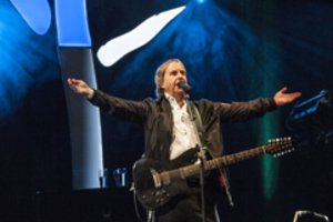 Chrisas de Burghas vieninteliam pasirodymui Baltijos šalyse pasirinko Lietuvą