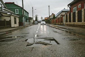 Kauniečiai supyko: tvarkytoje gatvėje išpjovė asfaltą, bet sugrįžti pamiršo