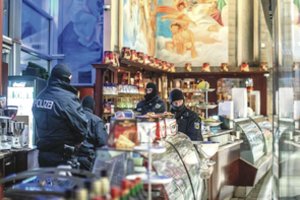 Italijos mafiozai giminystės ir narkotikų tinklais apipynė visą pasaulį