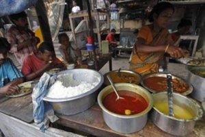 Indijoje apsinuodiję „šventuoju maistu“ mirė 11 žmonių
