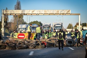Pareigūnai: mirtinas eismo įvykis Belgijoje susijęs su „geltonųjų liemenių“ protestais