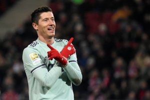 „Bayern“ po triuškinamos pergalės lipa ant kulnų Menchengladbacho ekipai
