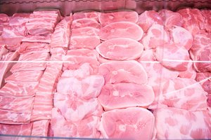 Veterinarijos institute bakterijų turinti mėsa už kyšius virsdavo švaria 